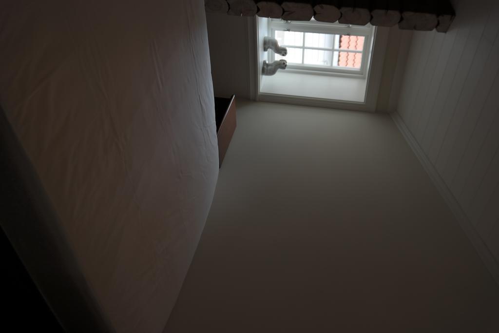 Gjestehuset Ibsen Grimstad  Extérieur photo