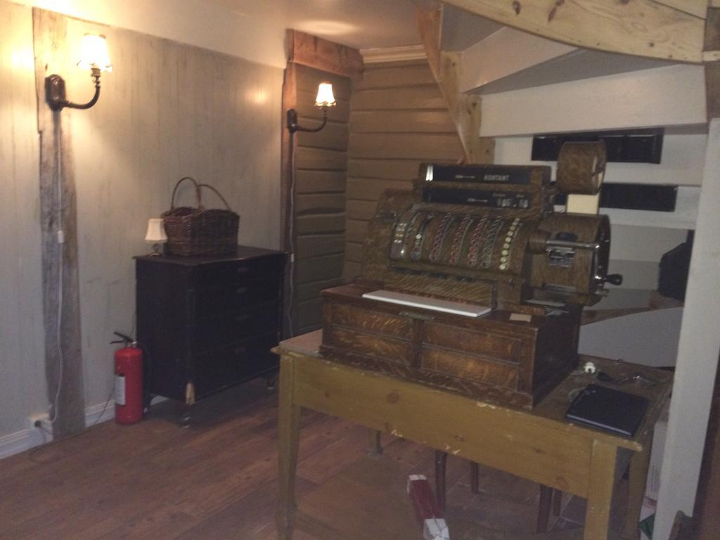 Gjestehuset Ibsen Grimstad  Extérieur photo